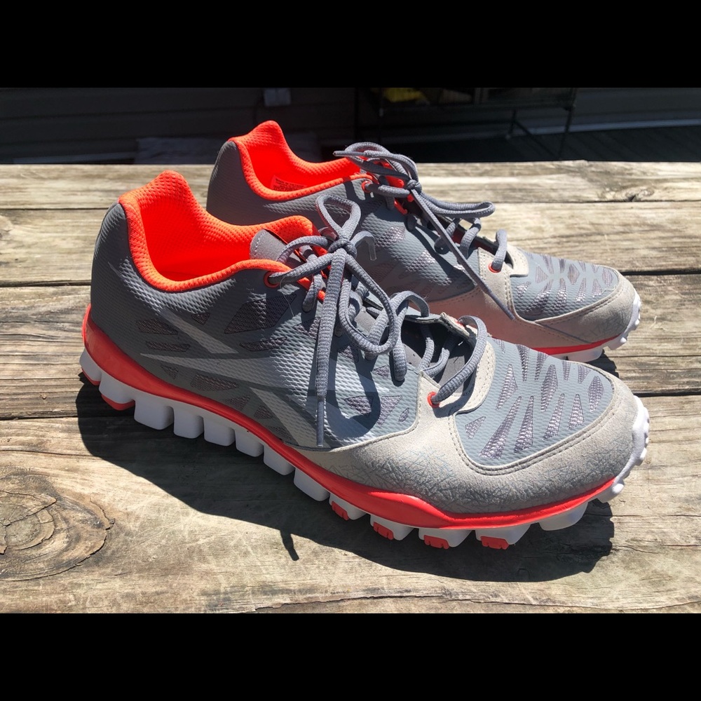 Reebok RealFlex shoes size 9.5